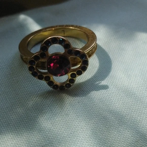 2 Gold Louis Vuitton rings